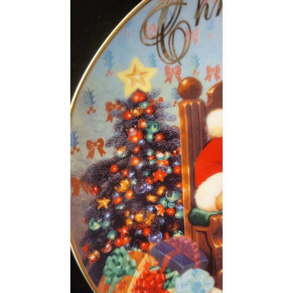 Vintage Avon Porcelain Collector's Plate "A Visit From Santa" - Picture 3 of 10